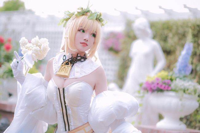 曝50岁女星关之琳无名指戴钻戒被疑好事将近“直播入口”